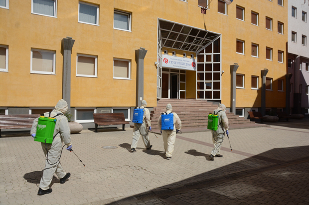 Неимари у офанзиви, студенти на чекању: Косовска Митровица се враћа “у нормалу”